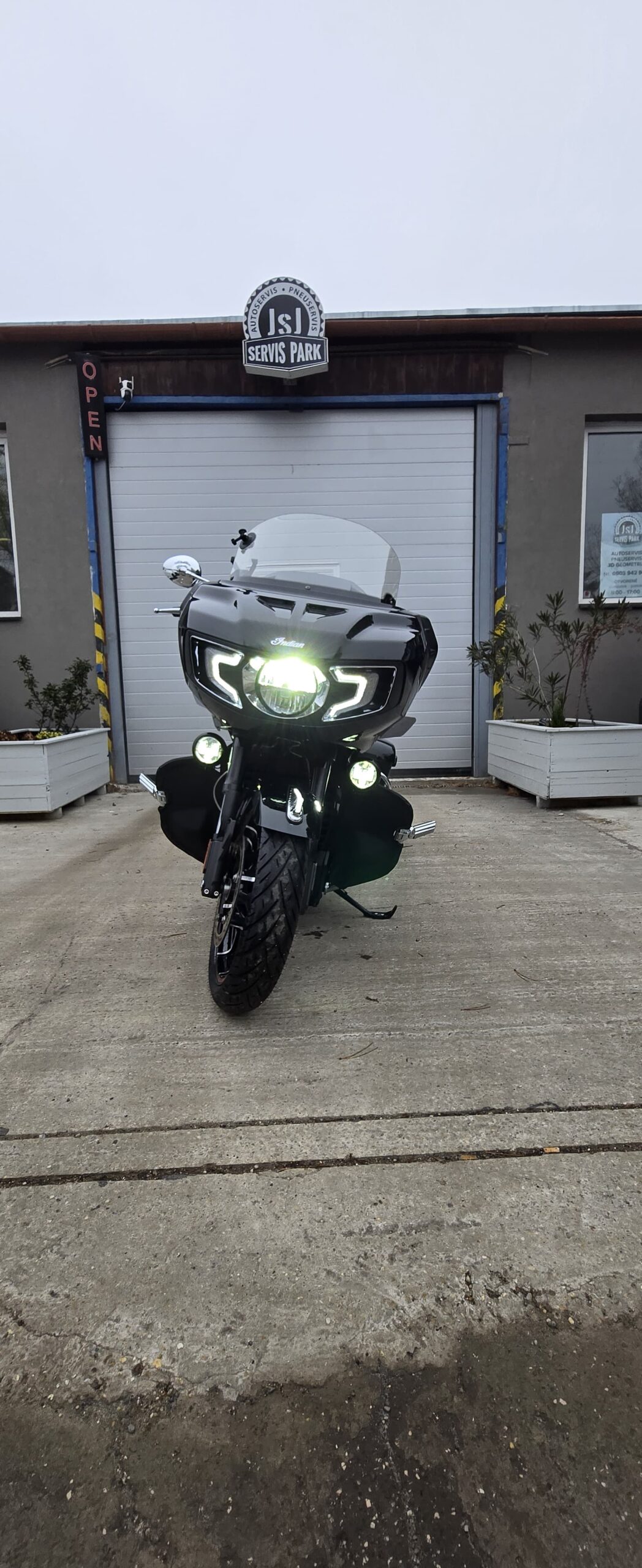 
								Indian Challenger limited plný									