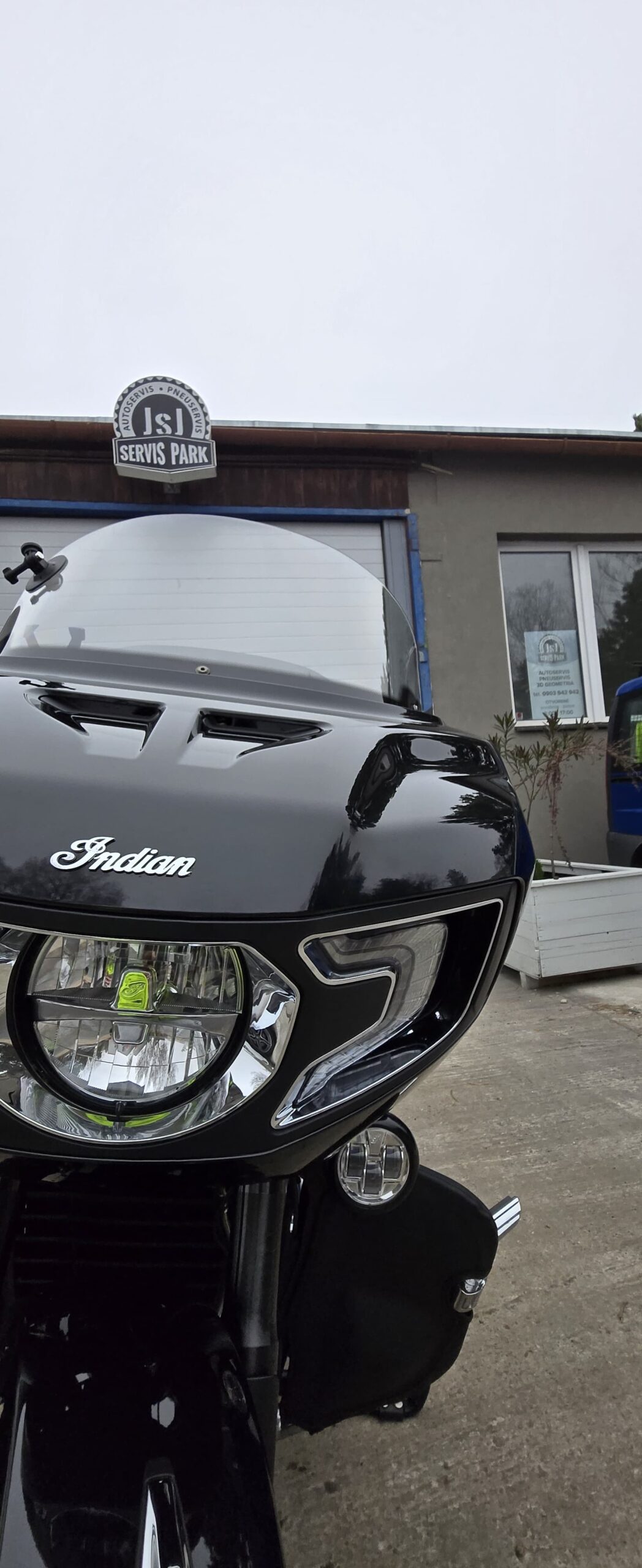 
								Indian Challenger limited plný									