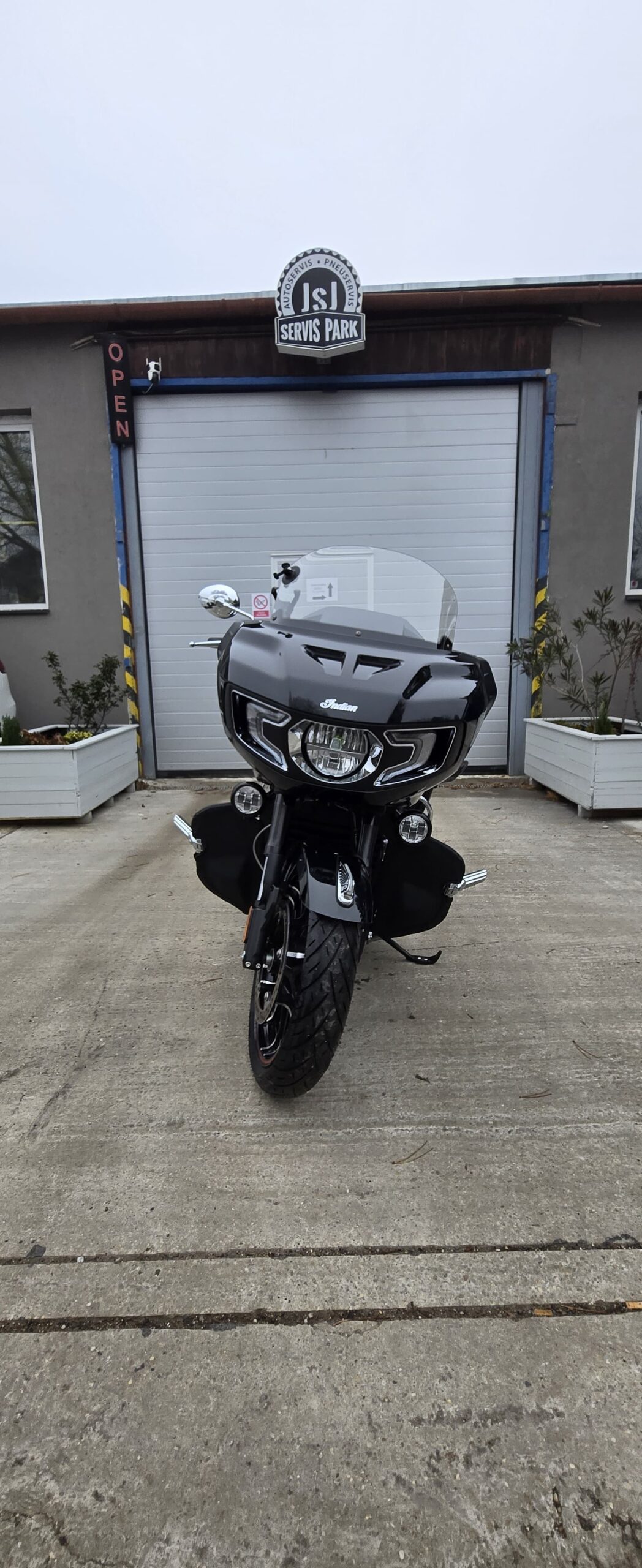 
								Indian Challenger limited plný									