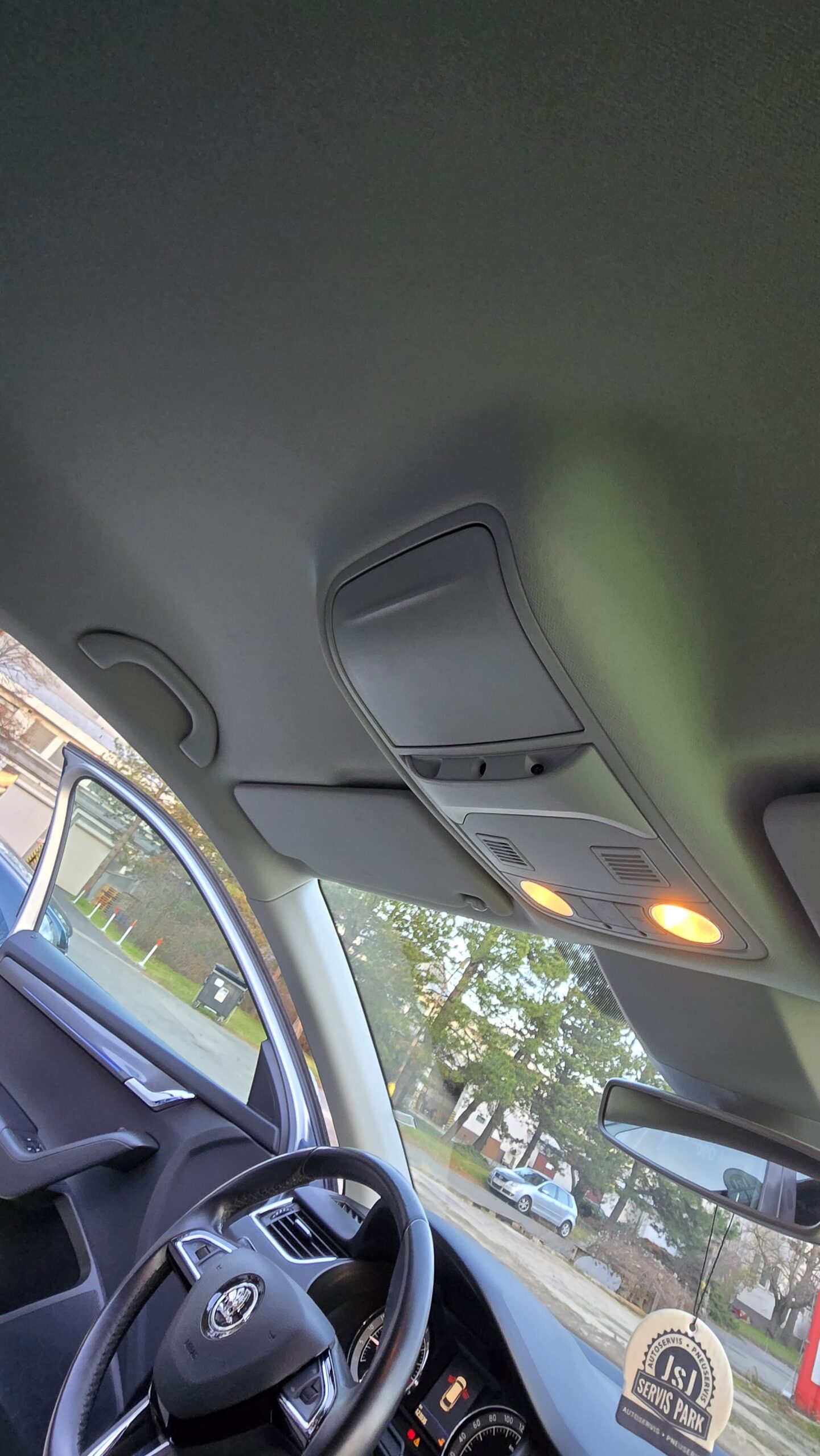 Škoda octavia combi plný