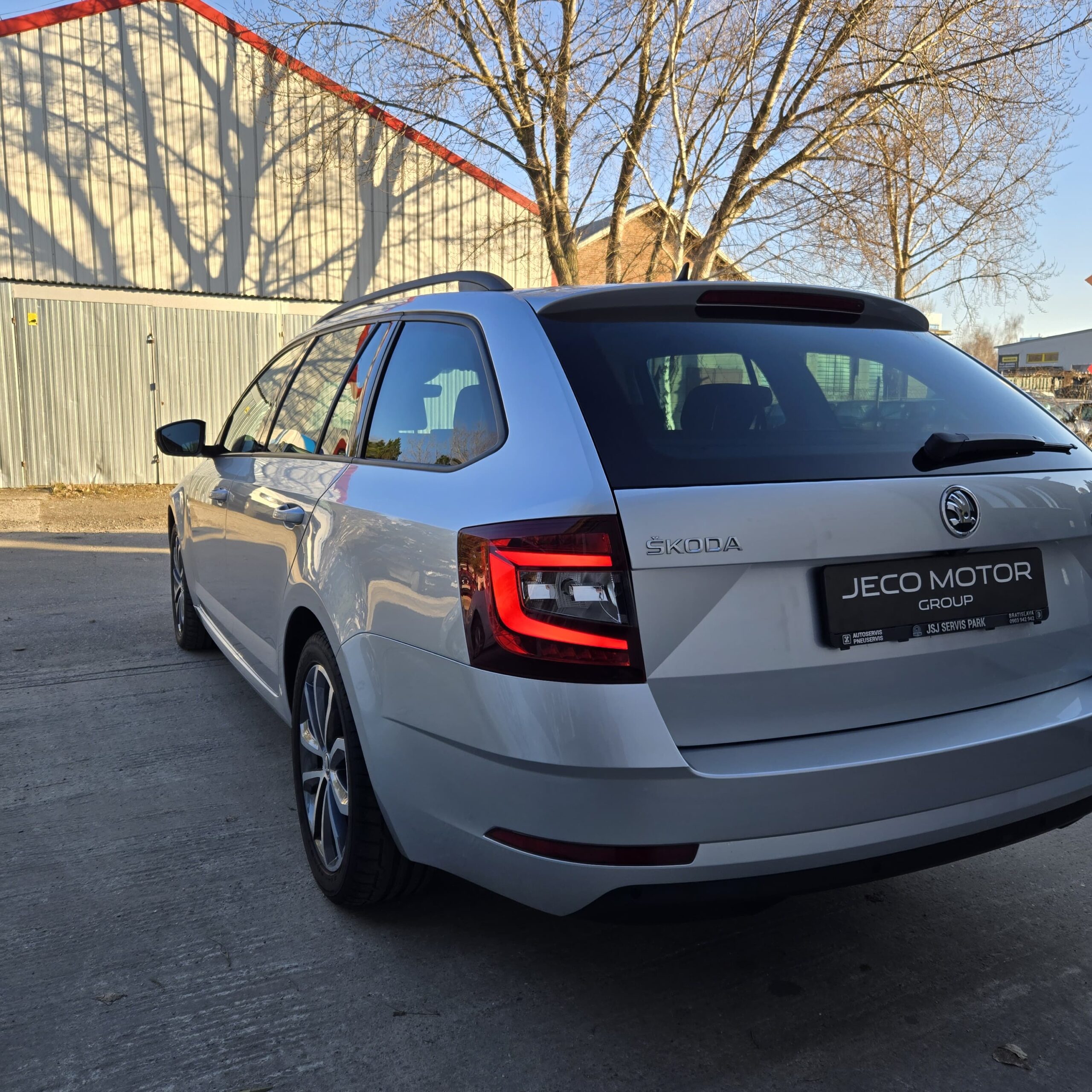 Škoda octavia combi plný